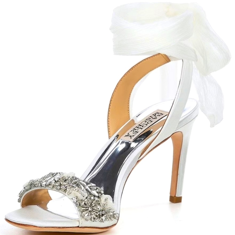 BADGLEY MISCHKA Bobbie Statement Strap Stiletto Heel White Ankle Bow US 8